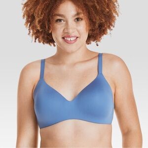 Hanes Concealing Petals Wireless Bra with Convertible Straps